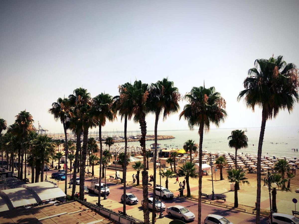 Lokàl Hotel Larnaca Extérieur photo